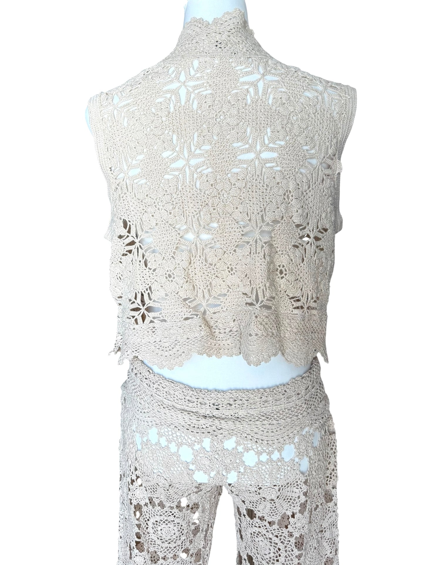 Beige crochet gilet