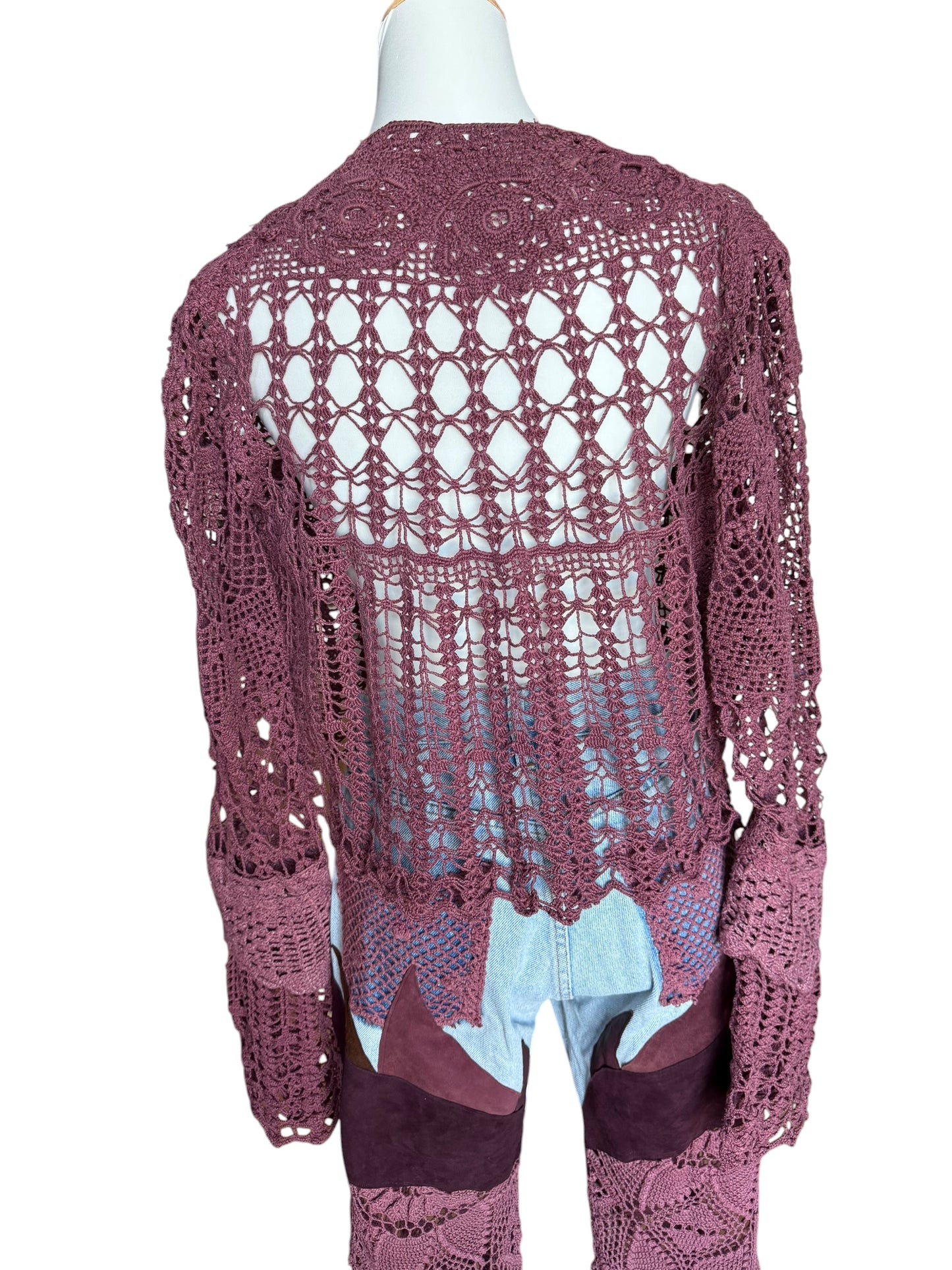 Crochet top with leather laces in burgundy