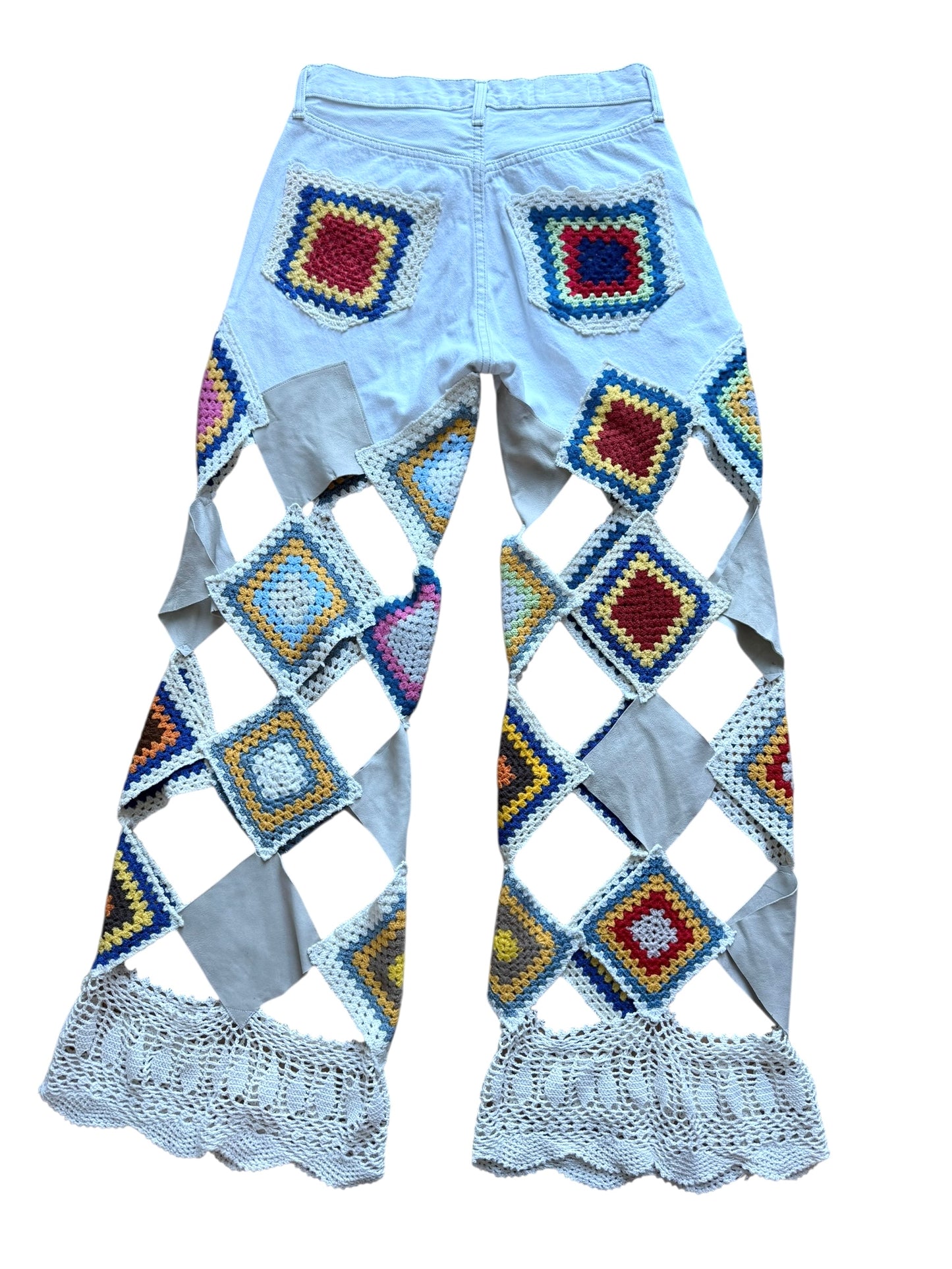 Denim in leather and multicolour crochet