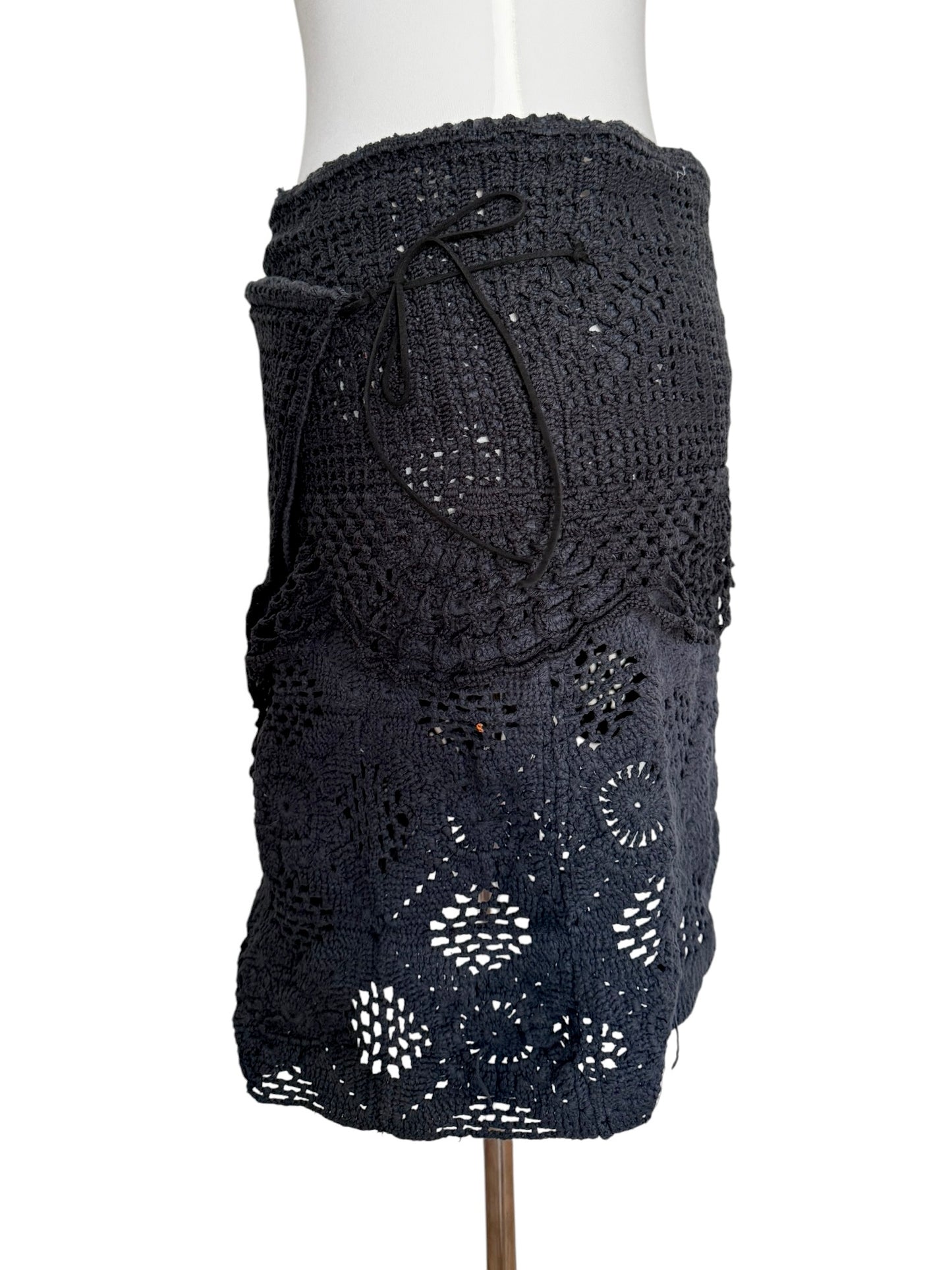 Black folded crochet skirt