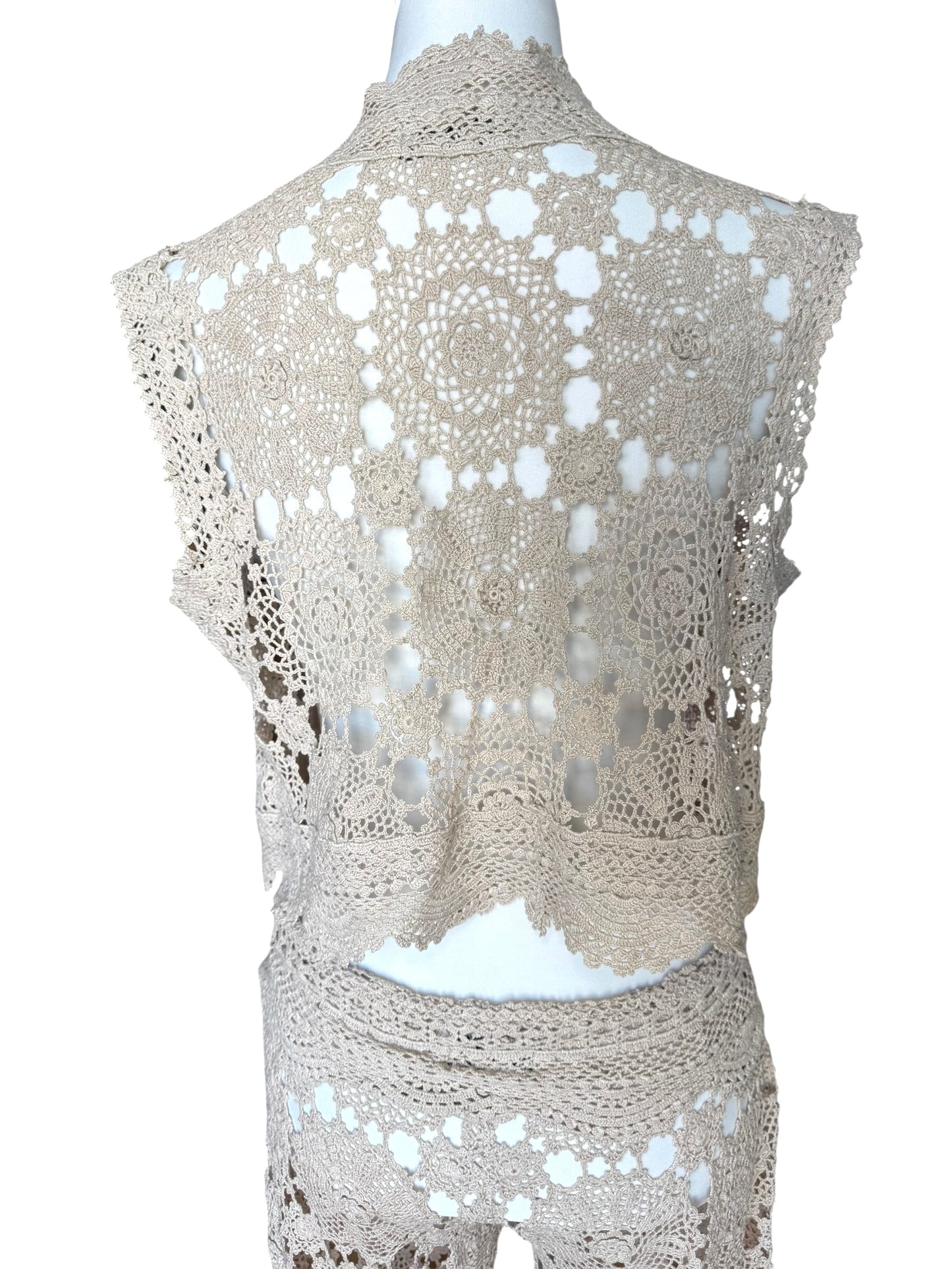 Beige crochet top with laces