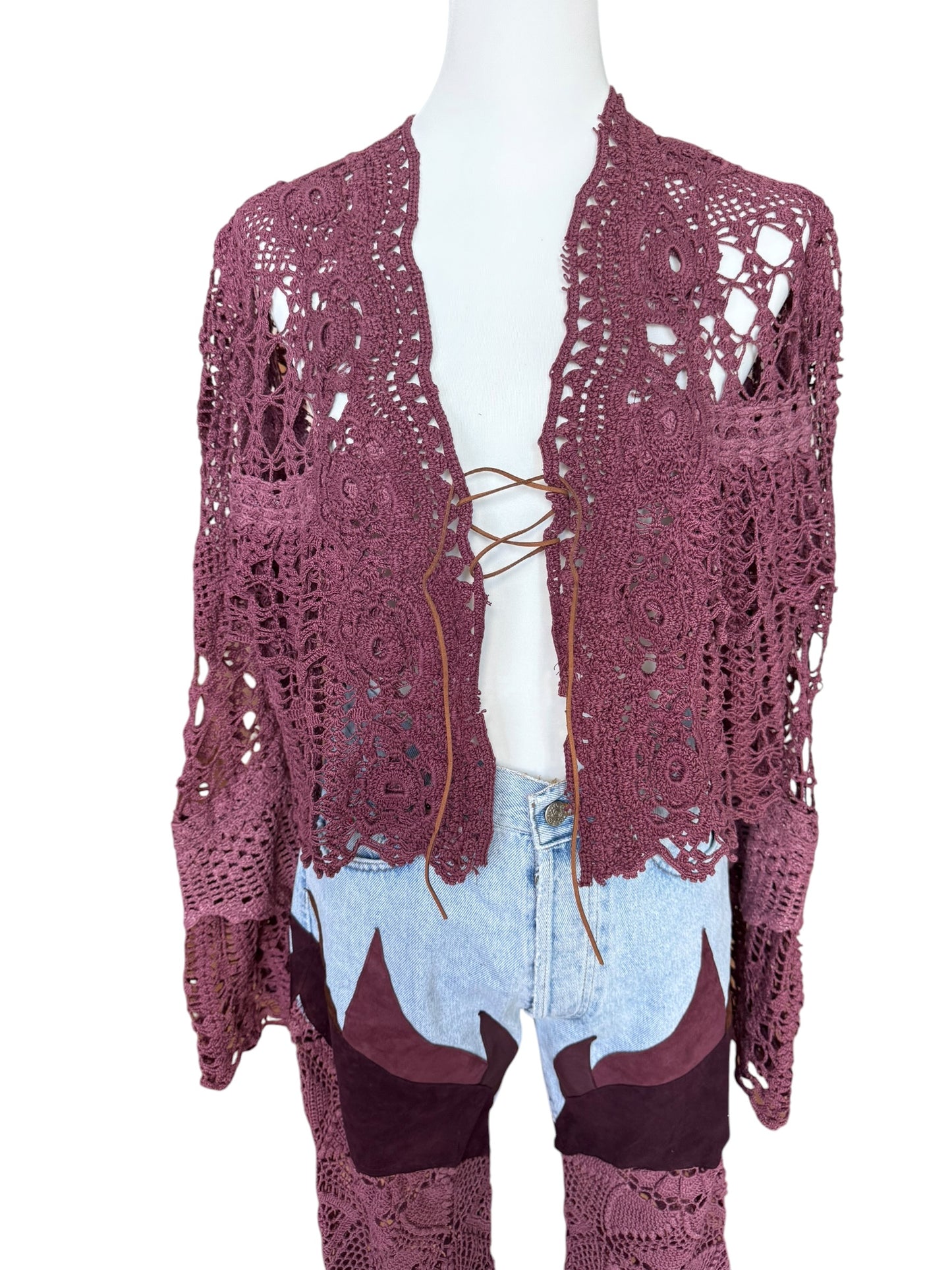 Crochet top with leather laces in burgundy