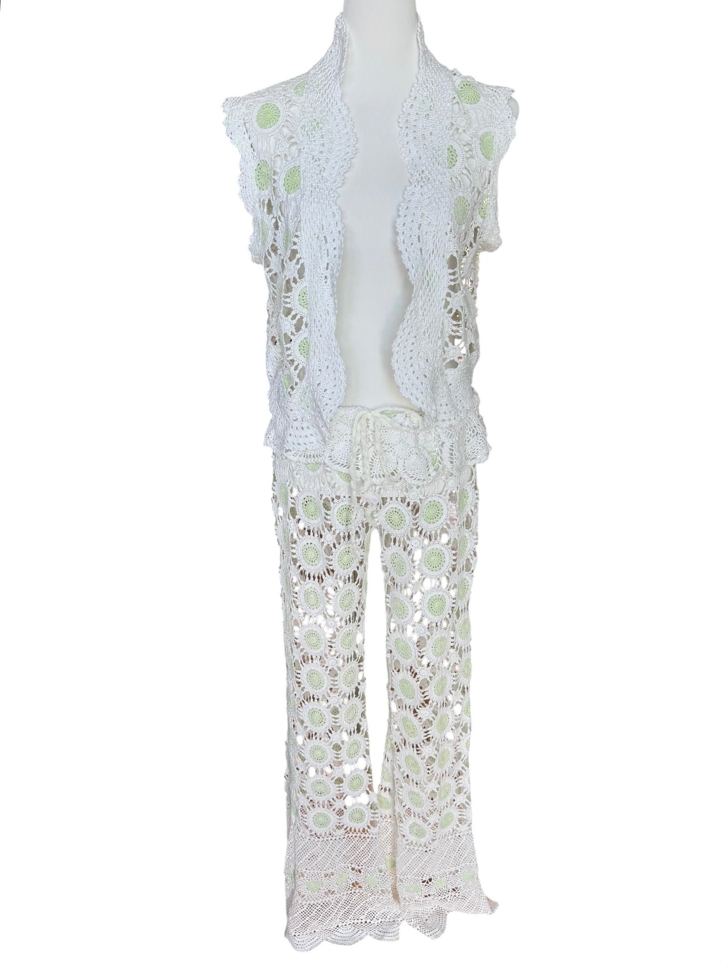 Crochet drawstring trousers in white and green