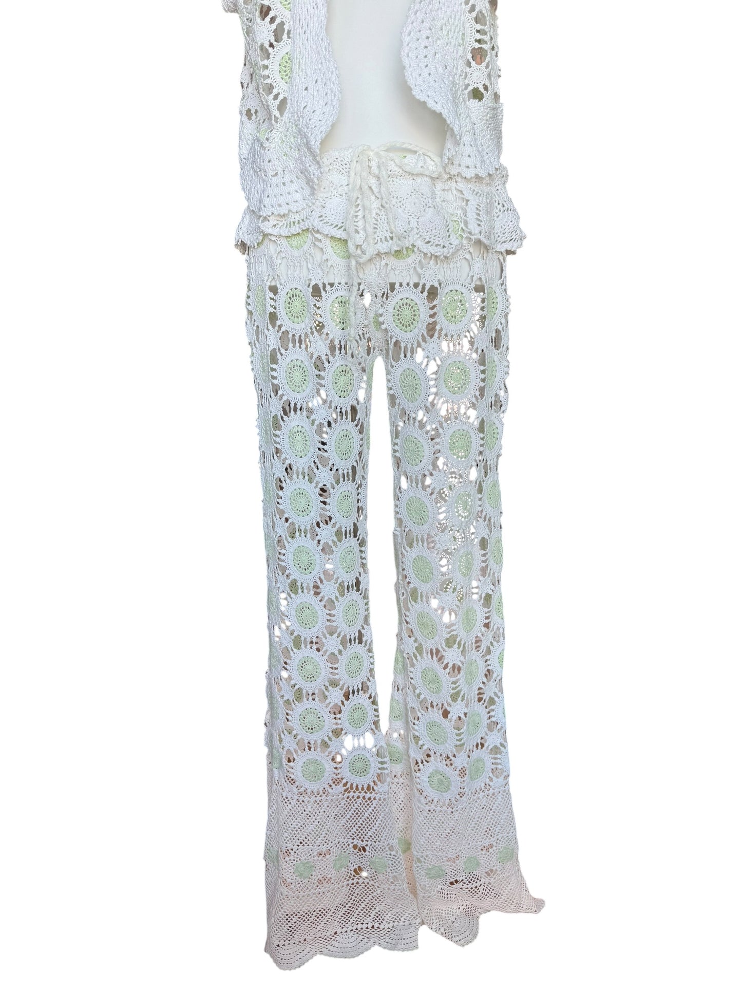 Crochet drawstring trousers in white and green