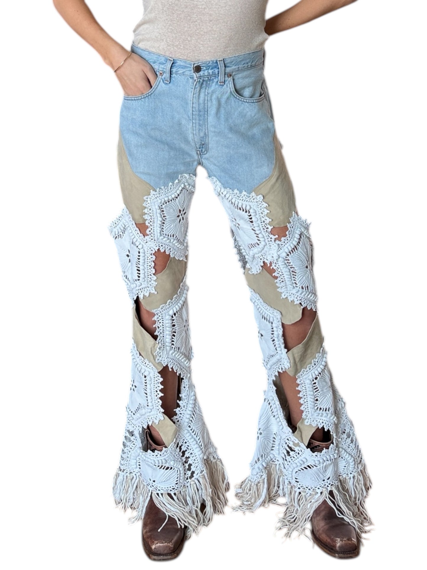 Denim in leather and crochet