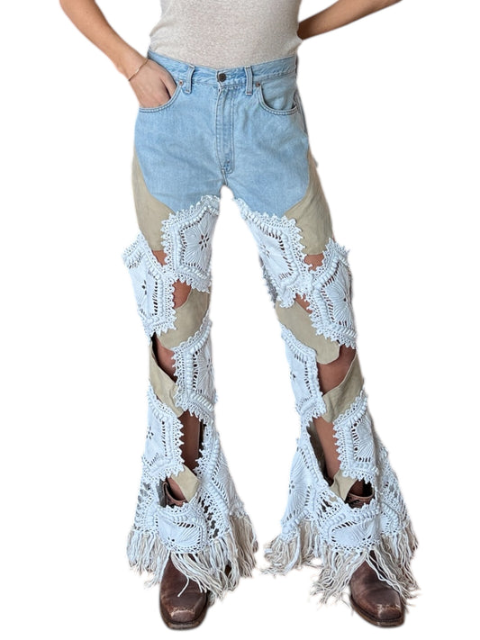 Denim in leather and crochet