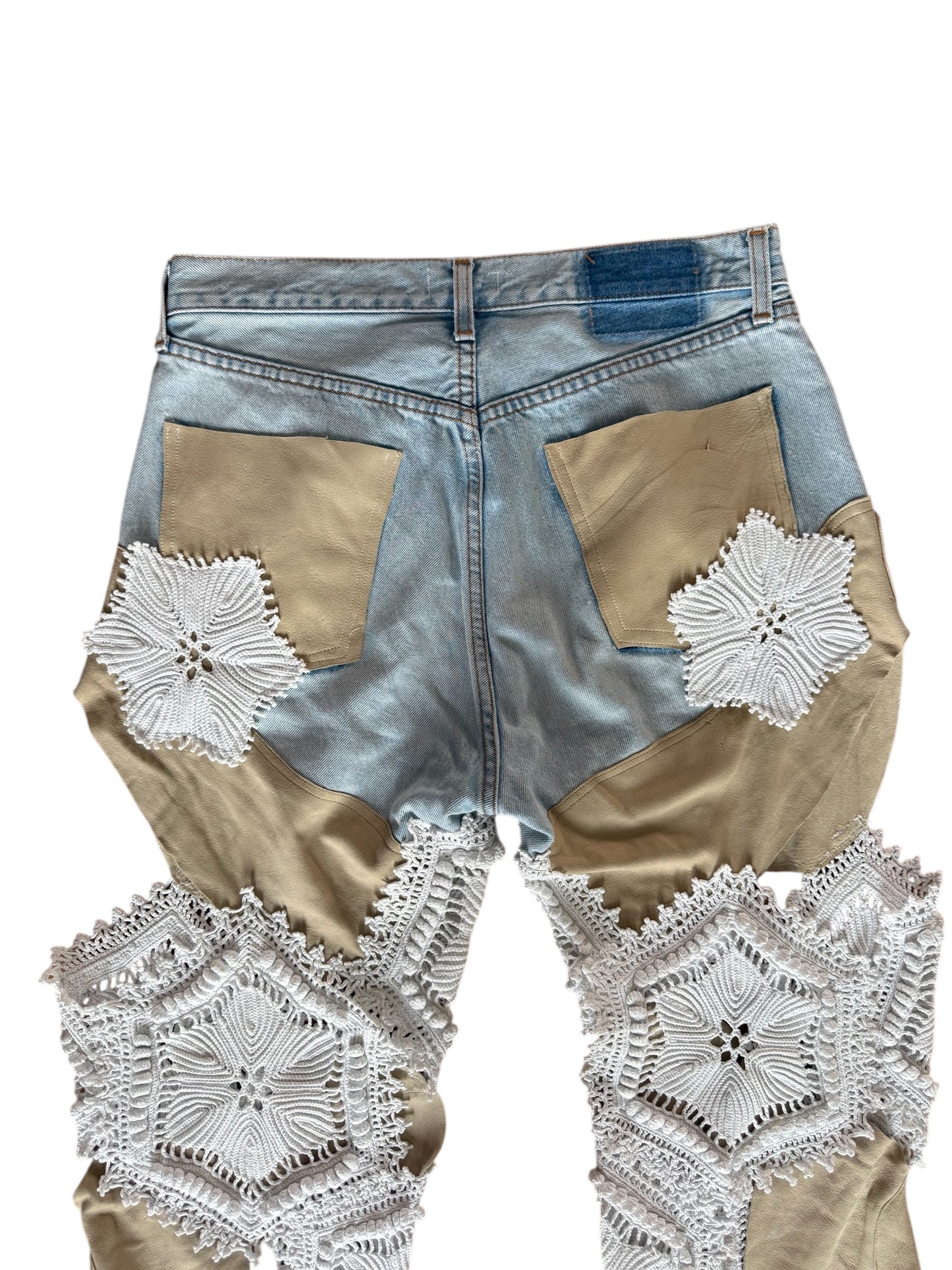 Denim in leather and crochet